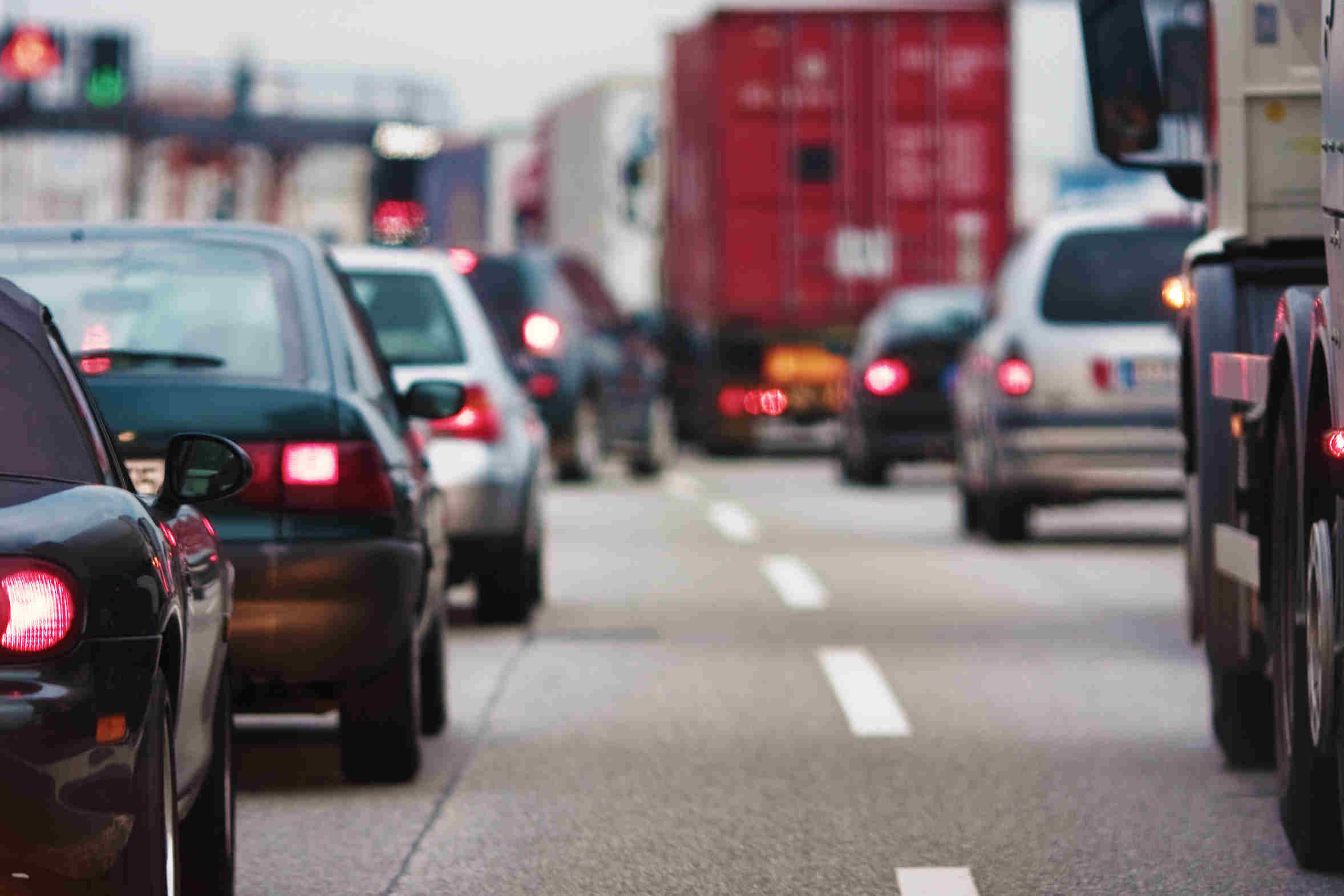 Fotolia/Chris M Autos stehen im Stau