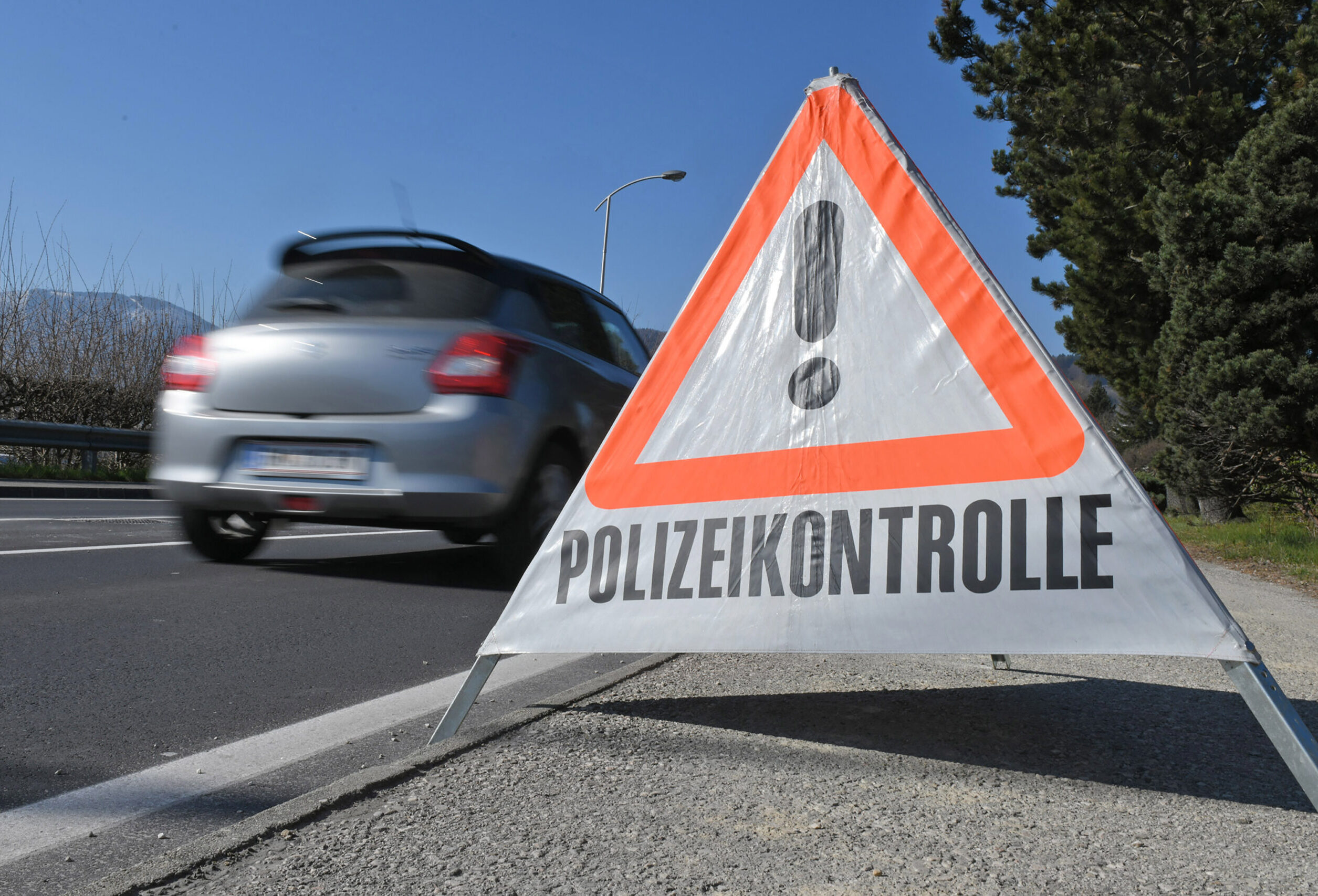 iStock/Spitzt-Foto Halt Polizei