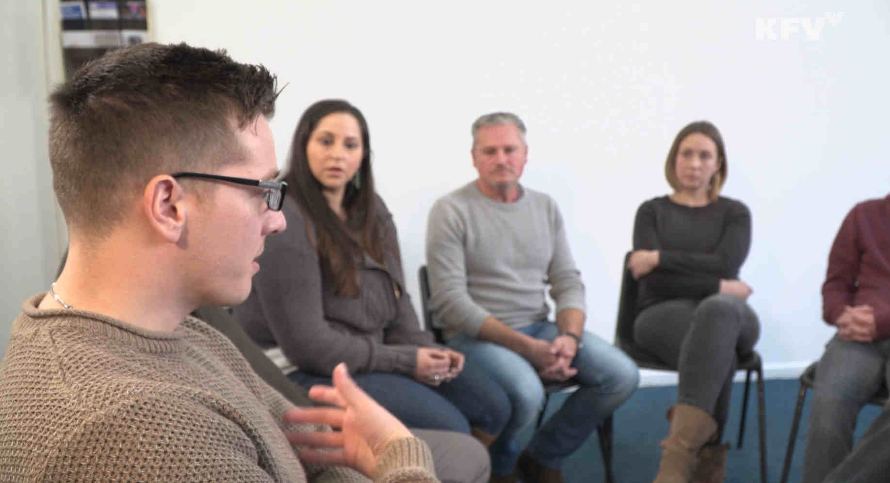 KFV Die Nachschulung ist ein Gruppengespräch mit Seminarcharakter.