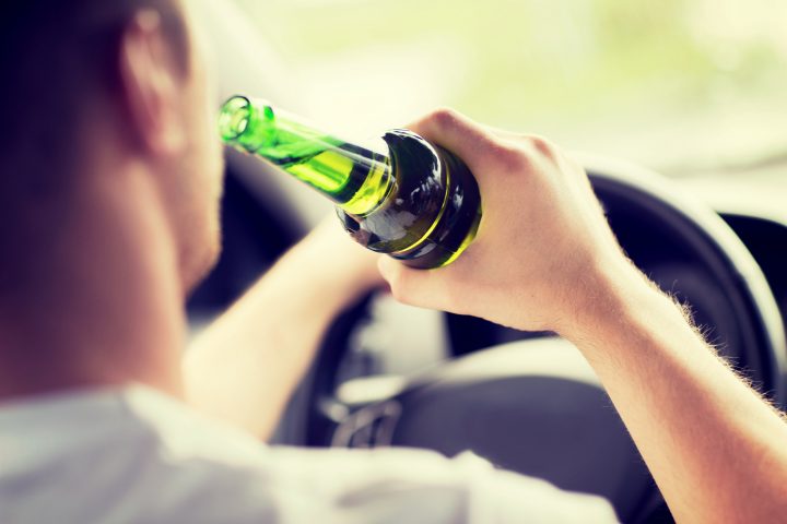 Alkohol, Drogen und auch Medikamente haben starken Einfluss auf die Fahrtüchtigkeit.